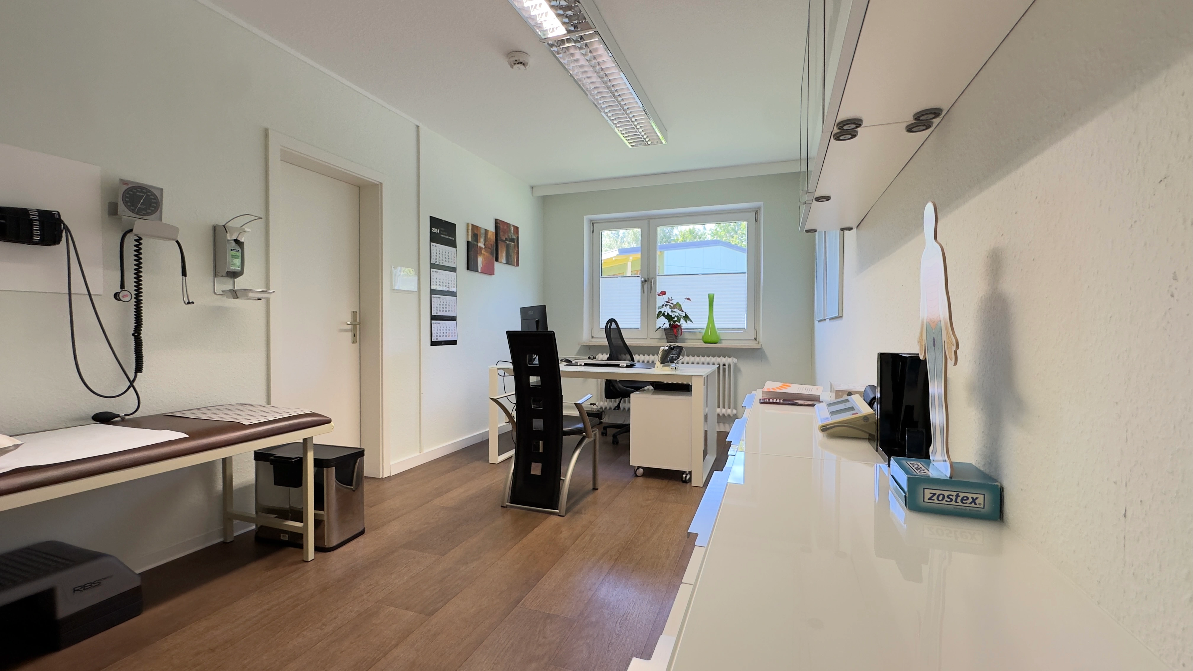 Behandlungsraum der Hausarztpraxis Neuwiedenthal