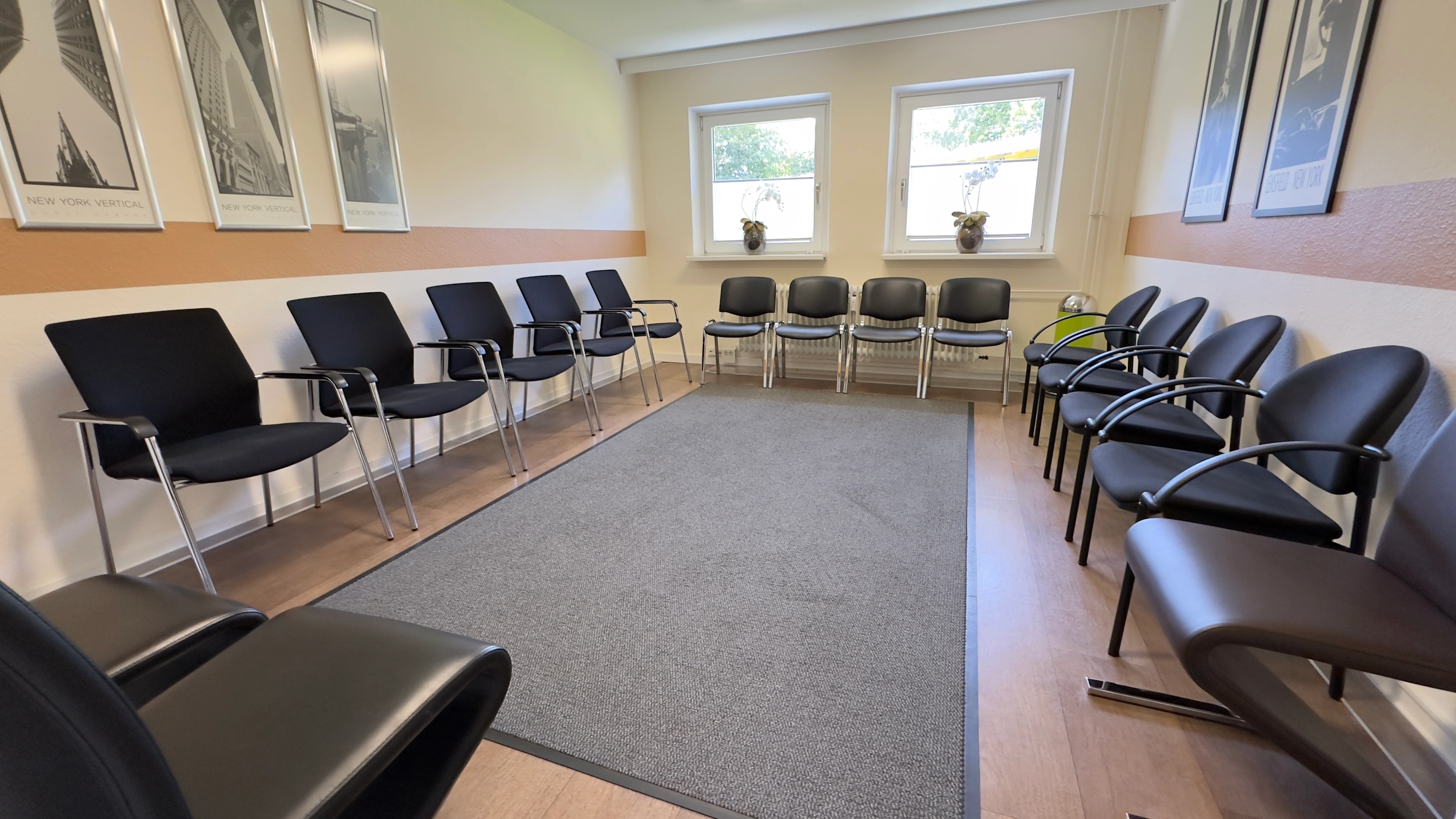 Wartezimmer der Hausarztpraxis Neuwiedenthal